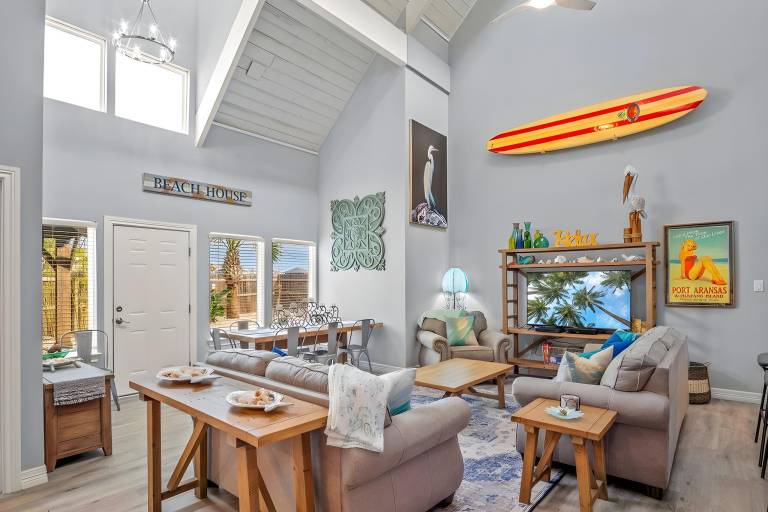 House with heated pool | Close to the beach | Pet-friendly in Corpus Christi, TX