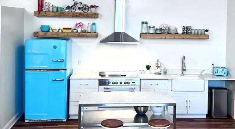 Ample house | Pets are welcome in Marion, IN