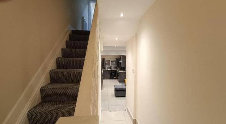 Lovely rental apartment with hot tub | Close to Cardiff Castle | Dogs allowed — photo 5