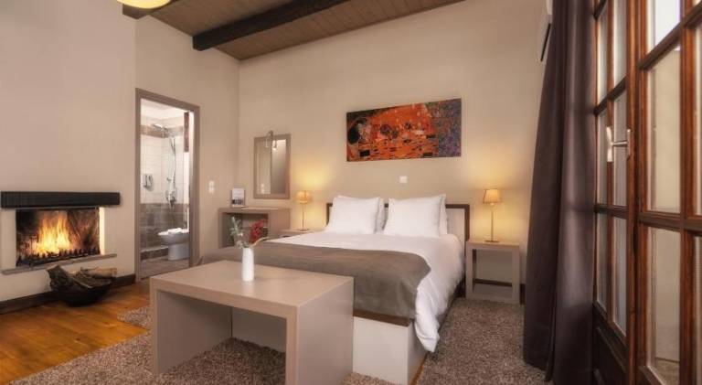 Serviced apartment with terrace, pool & yard | Pet-friendly — photo 2