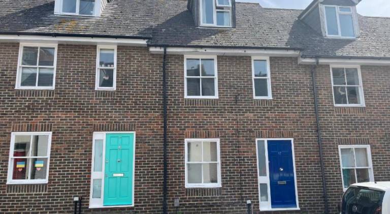 Children-friendly vacation home with yard & terrace | Close to Brighton Palace Pier | Beach nearby | Good for workation | Pets are welcome — photo 4