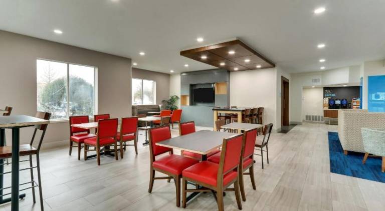 Holiday Inn Express Hotel & Suites Waxahachie By IHG — photo 4
