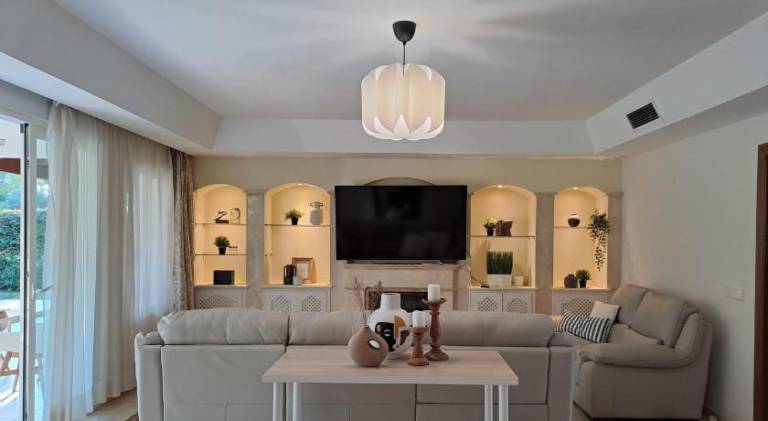 Villa with patio & private pool | Beach nearby | Dogs allowed — photo 2
