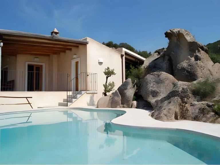 Casa  Poltu Quatu