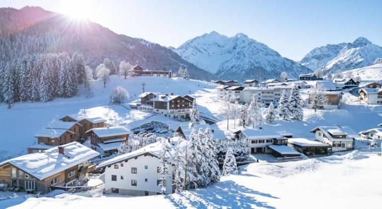 Apartment with patio in Mittelberg