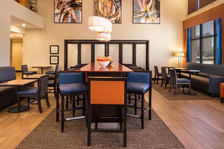 Hampton Inn & Suites Schertz — photo 2