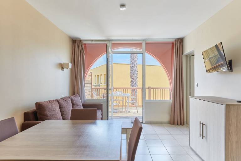 Child-friendly lovely studio with pool & patio | Close to the beach | Pet-friendly — photo 4