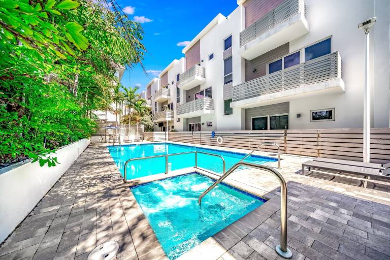 House Pompano Beach