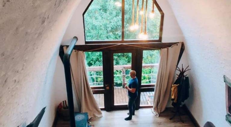 Chalet with patio — photo 2