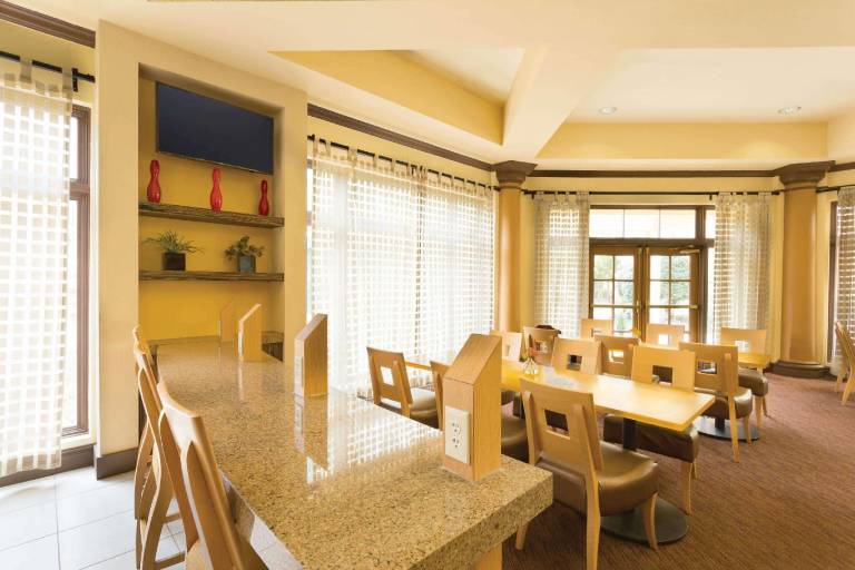 La Quinta Inn & Suites by Wyndham Raleigh/Durham Southpoint — photo 5