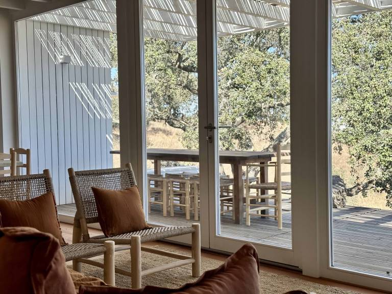 Children-friendly charming bungalow with yard, pool & patio | Nature view | Pets allowed — photo 3