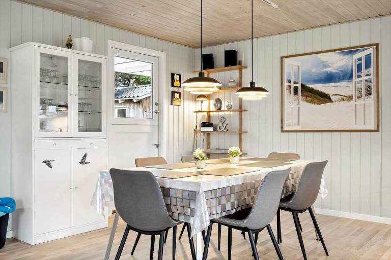 Vacation home with grill, patio & sauna — photo 2