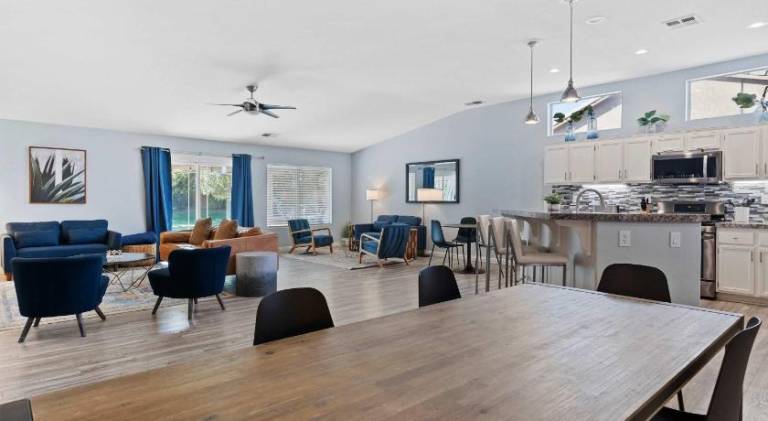 Vacation home with pool | Perfect for remote work | Pet-friendly — photo 4
