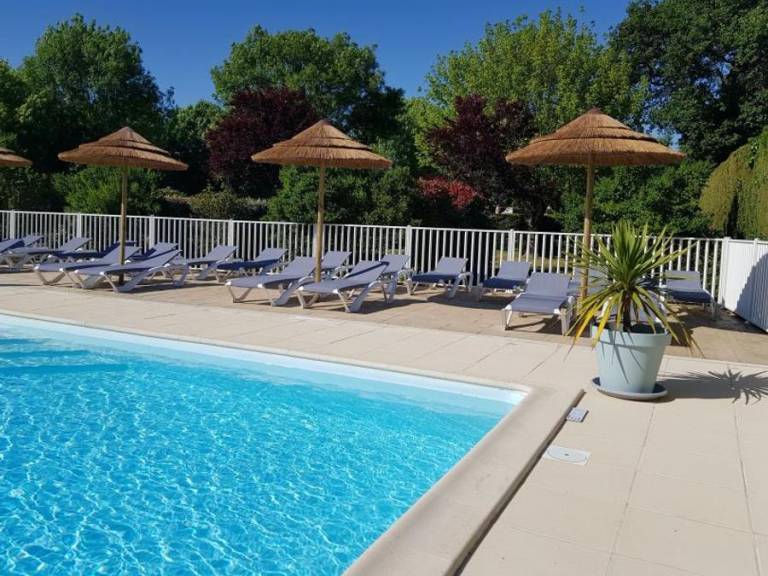 Mobile home with heated pool & terrace | Pets are welcome — photo 2