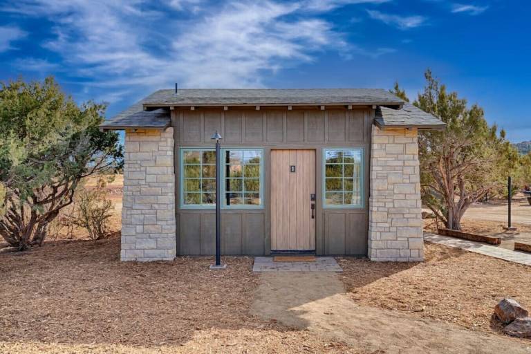 Cabin Williams