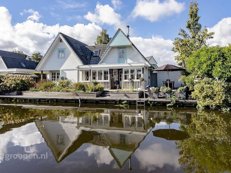 Fully equipped nice house with terrace & yard | Dogs allowed in Groningen