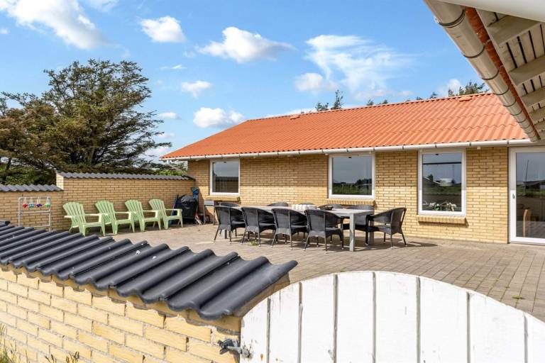 Fully equipped lovely house with patio, pool & sauna | Pets are welcome — photo 3