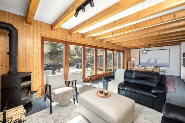 Chalet with patio, grill & garden — photo 2