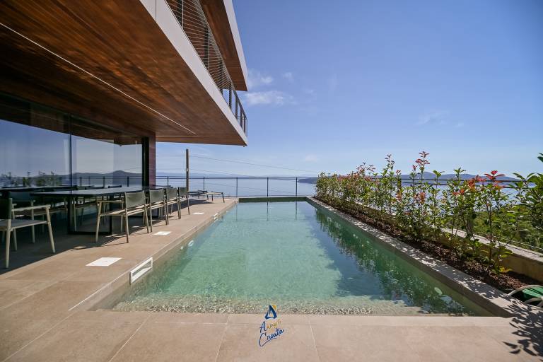 Luxury 5BR Spa Villa for 10+4 with Heated Pool — photo 2