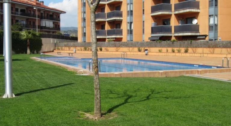 Rental apartment with patio & pool in Lloret de Mar