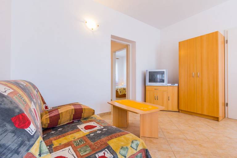 Large apartment just 800 meters to sandy beach — photo 3