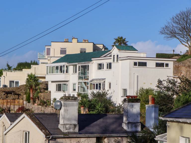 Child-friendly cottage with garden & jacuzzi | Beach view | Dogs allowed — photo 2