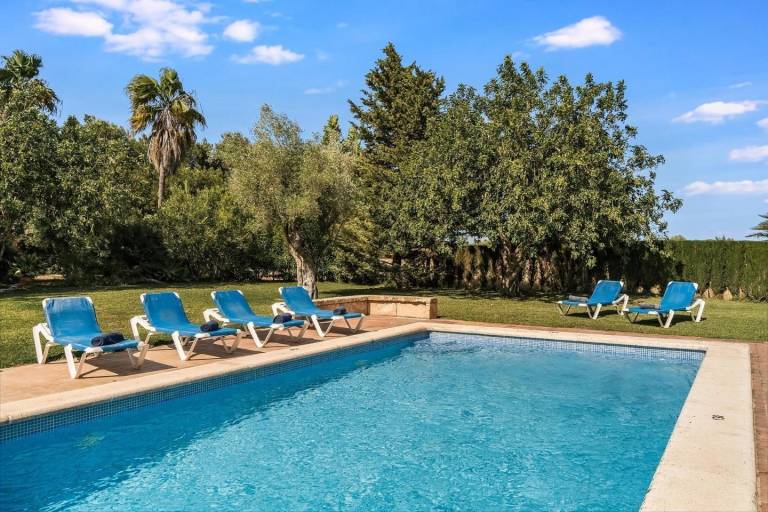 Vacation home with yard, patio & pool in Manacor