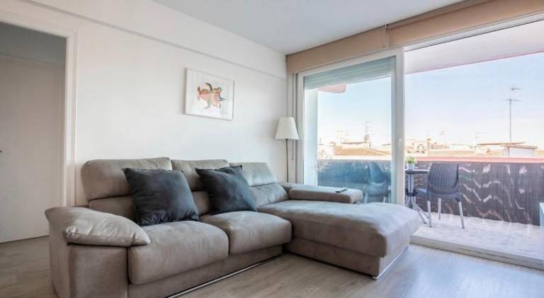 Apartment with terrace — photo 2