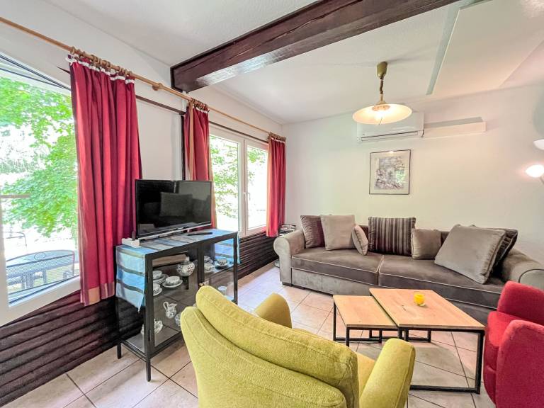 Family-friendly nice house with yard & terrace | Suitable for remote work | Pet-friendly — photo 2