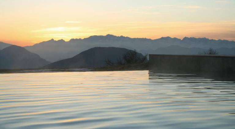 Chalet with pool — photo 5