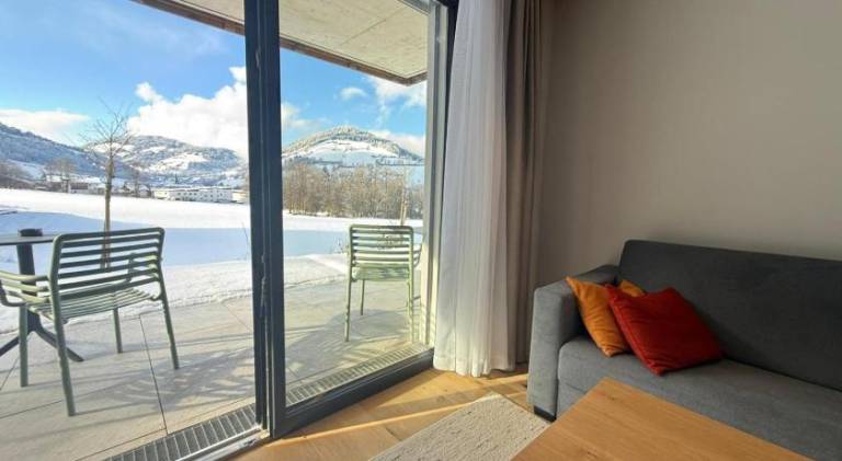 Holiday apartment with pool, patio & jacuzzi — photo 4