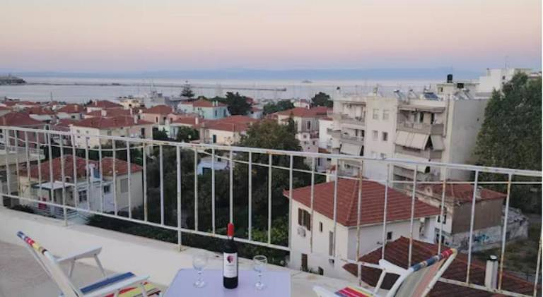 Apartment with terrace — photo 4