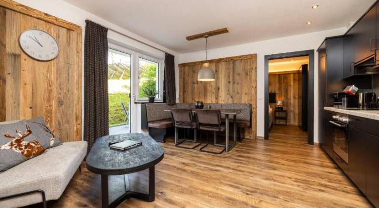 Apartment with pool, terrace & yard | Ski nearby | Pet-friendly — photo 2