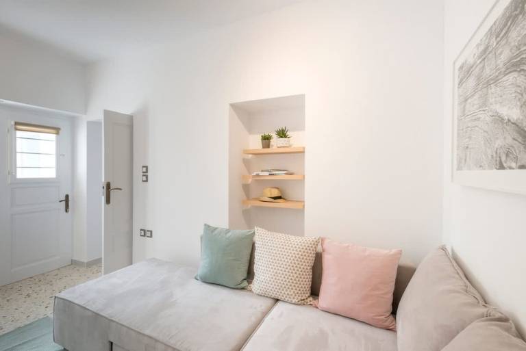 Family-oriented nice apartment with fast internet | Close to Acropolis of Athens | Dogs allowed — photo 2