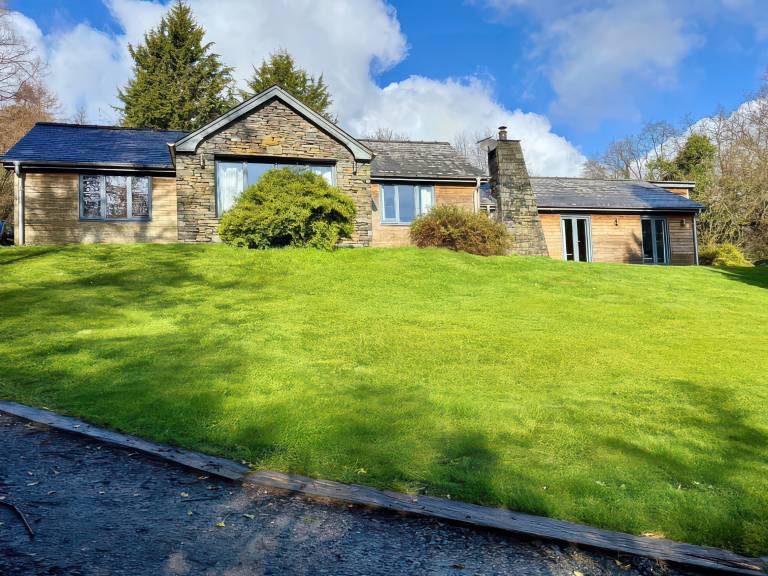Child-friendly lovely cottage with yard, sauna & hot tub | Beach view | Dogs allowed — photo 2