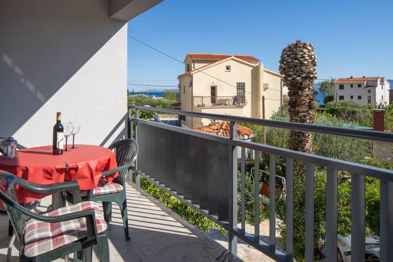 Studio flat with terrace and sea view Duće, Omiš (AS-16877-d) in Omis