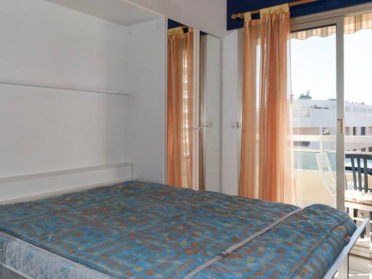Studio with 1 room for 4 persons — photo 4