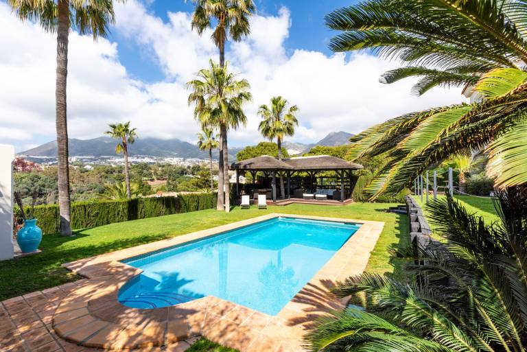 'Luxury Villa Larios Torrequebrada' with Sea View, Pool & Wi-Fi — photo 5