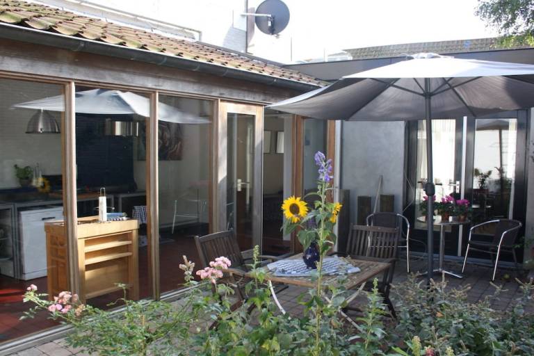 Ferienhaus mit Garten, Terrasse und Grill