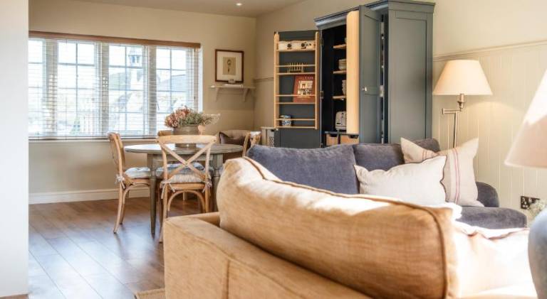 Beautiful 2 Bedroom Home in The Cotswolds — photo 2
