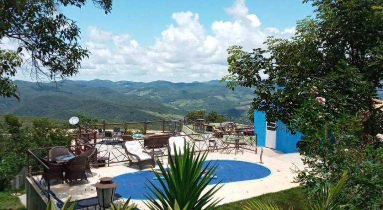 Chalet with terrace, private pool & yard in Ouro Preto
