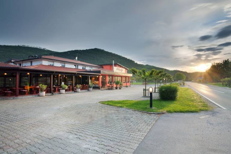 Namestitev Škrbina