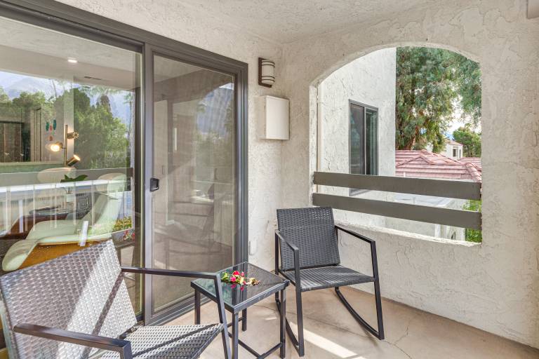 2 Mi to Dtwn Palm Springs! Modern Condo w/ Pool — photo 3