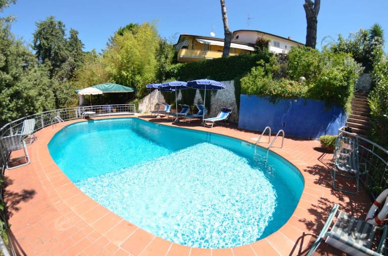 Farm with yard, barbecue & private pool in Viareggio
