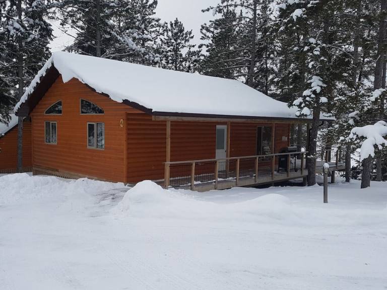 Cottage  Nestor Falls