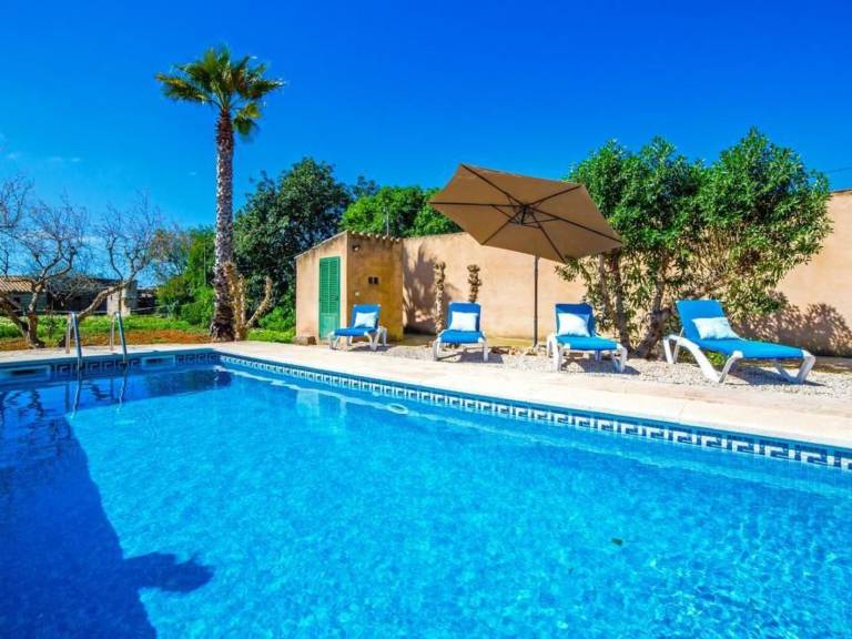 Family-friendly vacation home with barbeque, yard & terrace | Nature view | Dogs allowed — photo 2