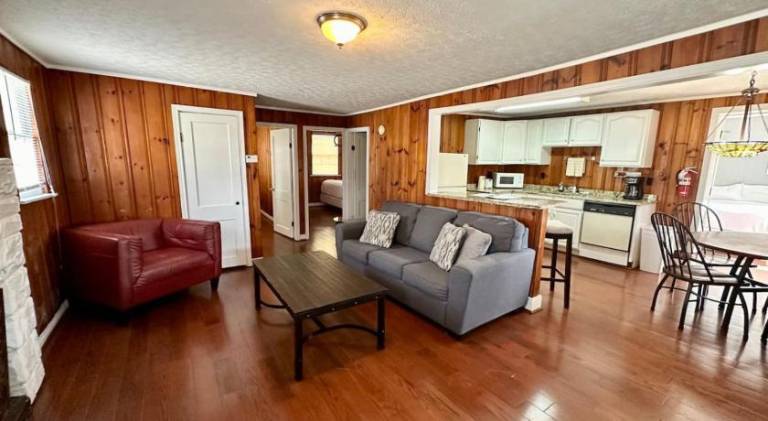 Vacation home with pool | Pets allowed in Pulaski, KY