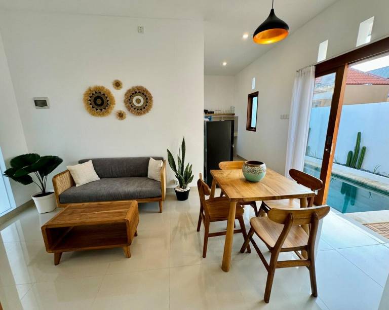 Charming vacation home with terrace & private pool | Good for workation | Pets are welcome in Pecatu