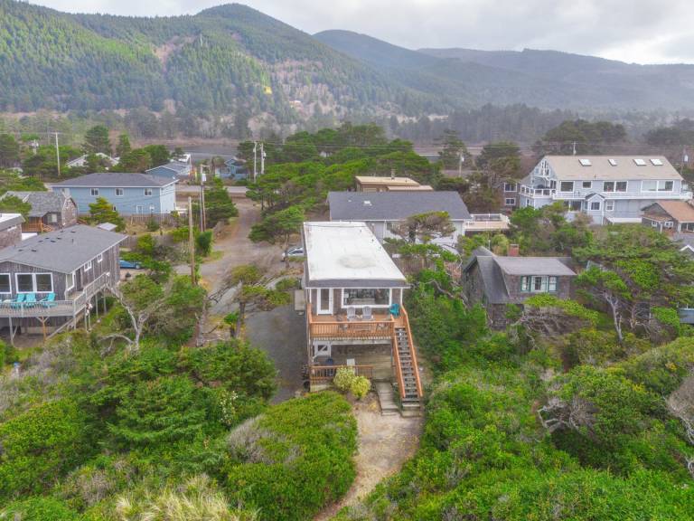 Chris's Oceanfront Getaway — photo 3