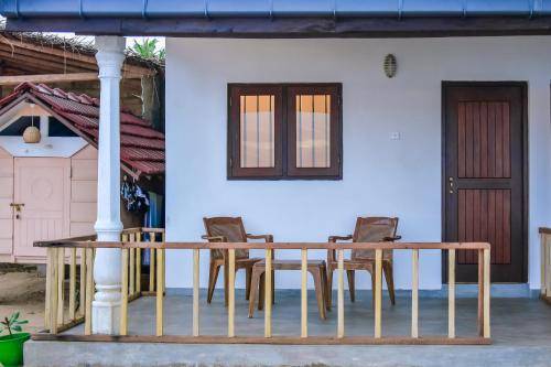 Bed and breakfast  Hikkaduwa